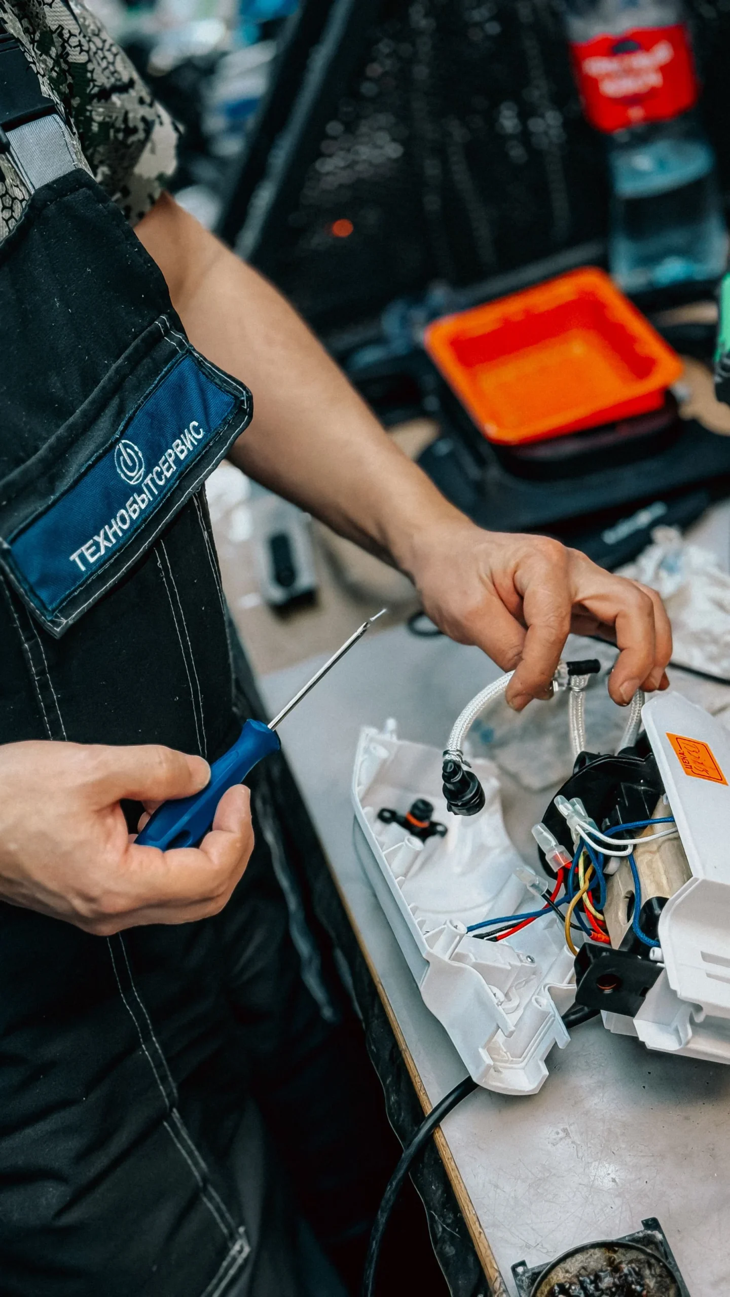 Professional electrical troubleshooting and emergency repair - service 2