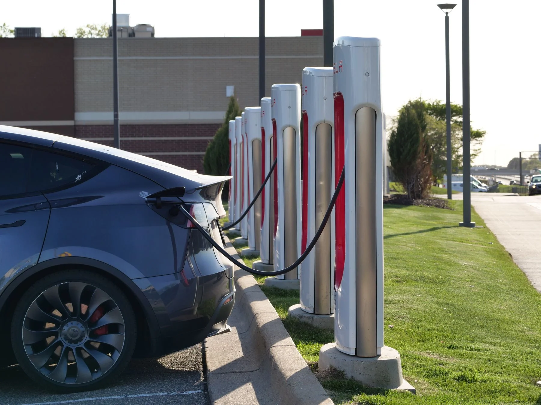 Professional electric vehicle charger installation - service 1